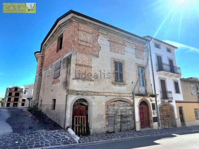 Villetta bifamiliare in vendita di 222 m² in Via Giacomo Matteotti, 113