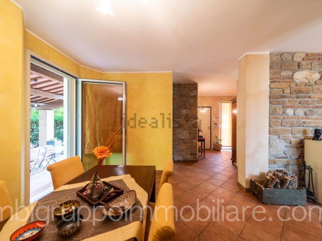 Villetta bifamiliare in vendita di 227 m² in Via Marecchiese, 403