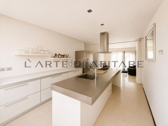 Villetta bifamiliare in vendita di 227 m² in Via Mario Mazza