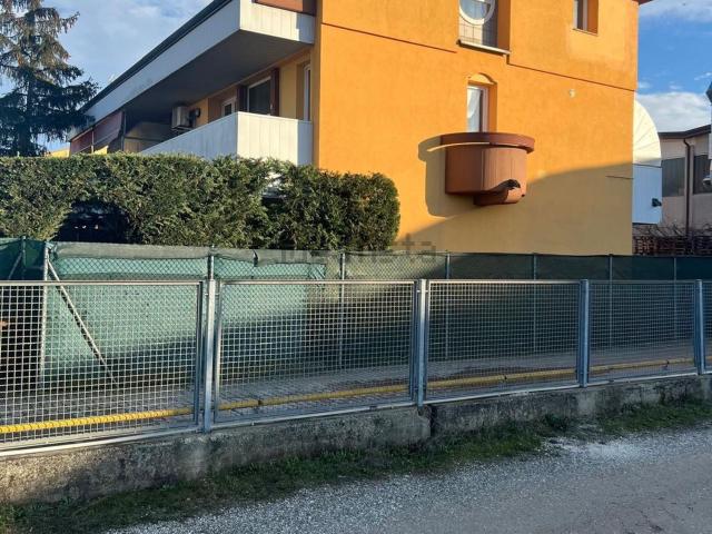 Villetta bifamiliare in vendita di 227 m² in Via Porec, 36