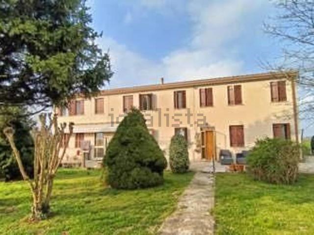 Villetta bifamiliare in vendita di 227 m² in Via Sabbioni Argine, 54