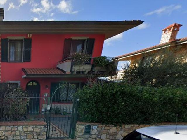 Villetta bifamiliare in vendita di 224 m² in Via delle Terme, 305
