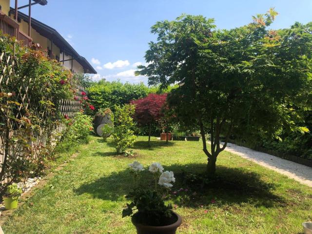 Villetta bifamiliare in vendita di 224 m² in Viale Farra, 100
