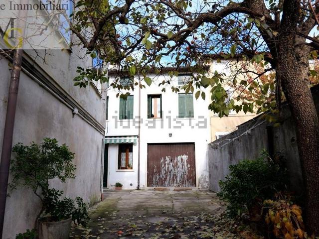 Villetta bifamiliare in vendita di 224 m²