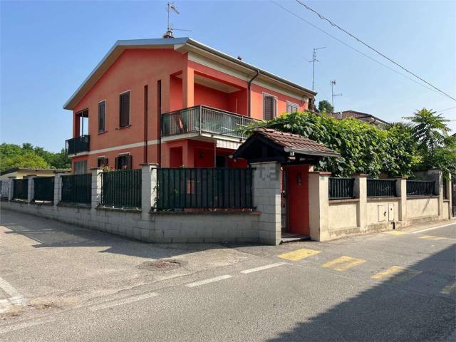 Villetta bifamiliare in vendita di 225 m² in Via Umberto I, 20