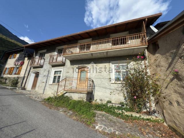 Villetta bifamiliare in vendita di 225 m² in Via Vione, 36