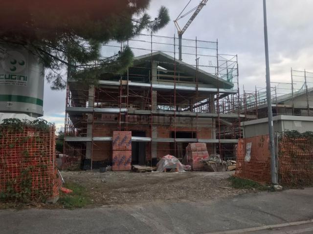 Villetta bifamiliare in vendita di 225 m² in Via Alfonso Casati