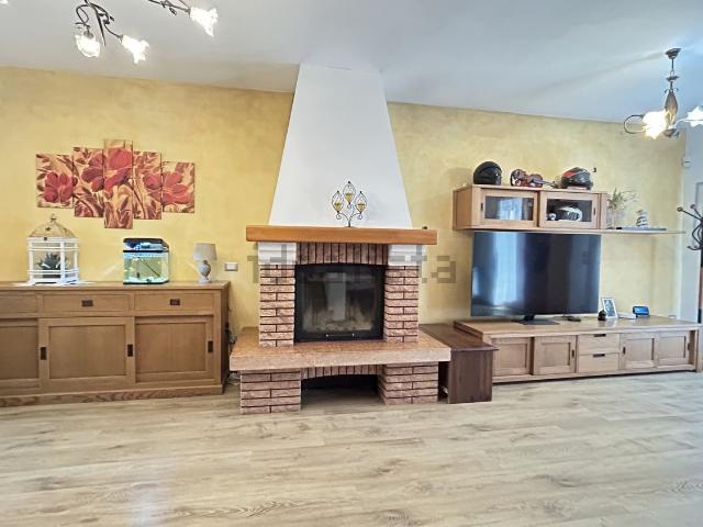 Villetta bifamiliare in vendita di 225 m² in Via Brigata Julia, 15