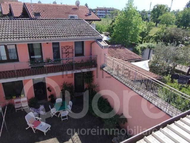 Villetta bifamiliare in vendita di 225 m² in Via Giuseppe Verdi