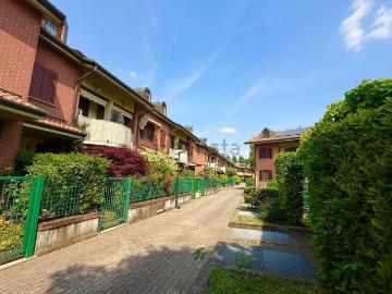 Villetta bifamiliare in vendita di 225 m² in Via Luigi Settembrini, 14