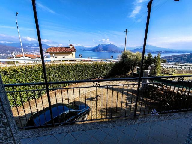 Villetta bifamiliare in vendita di 225 m² in Via per Levo, 23