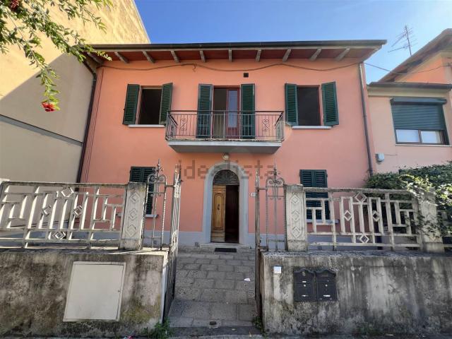 Villetta bifamiliare in vendita di 225 m²