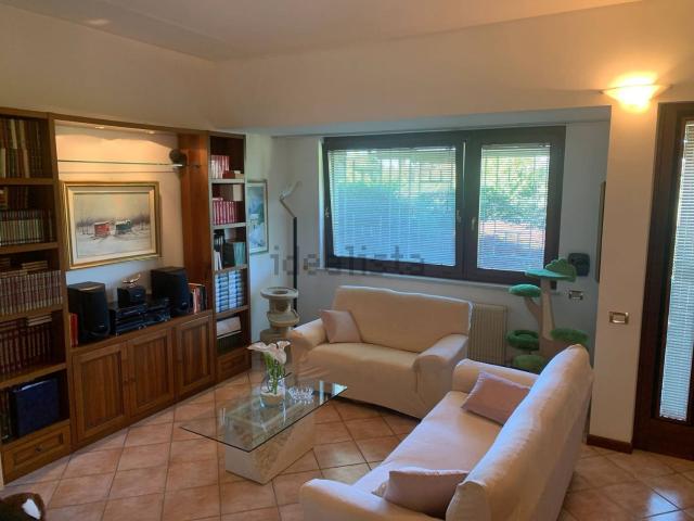 Villetta bifamiliare in vendita di 225 m²