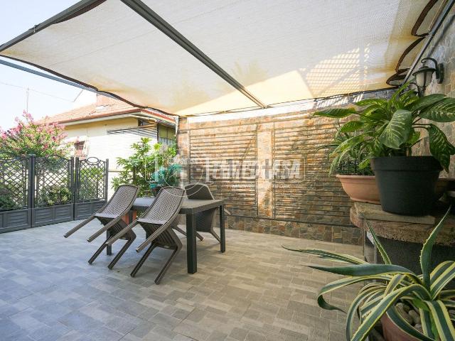 Villetta bifamiliare in vendita di 226 m² in Via Francesco Baracca
