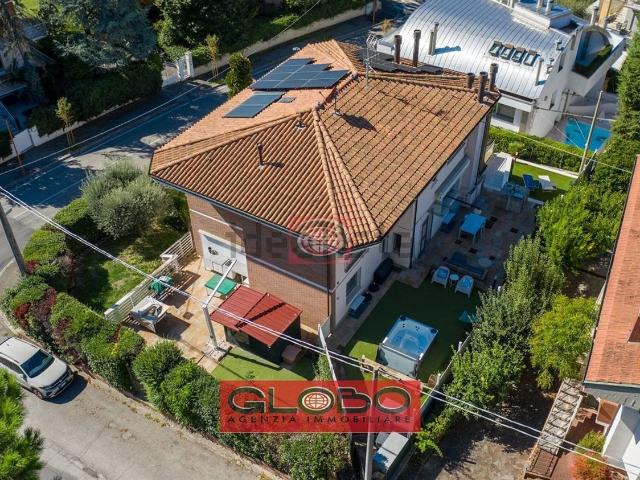 Villetta bifamiliare in vendita di 226 m²