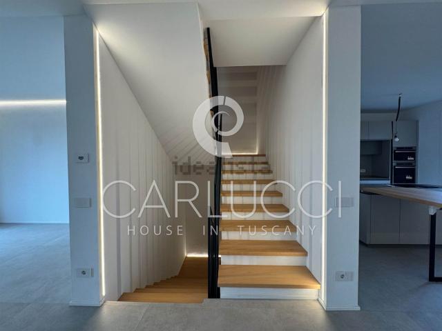 Villetta bifamiliare in vendita di 226 m² in Via dei Mughetti