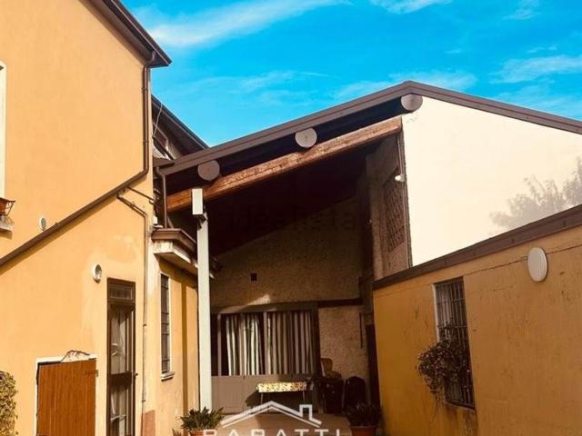 Villetta bifamiliare in vendita di 228 m² in Strada Passeggiata, 5