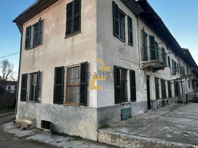 Villetta bifamiliare in vendita di 228 m² in Via Casa Sparse