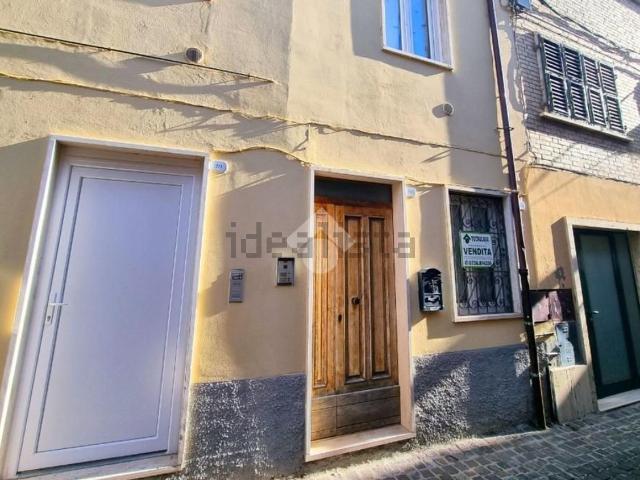 Villetta bifamiliare in vendita di 228 m² in Via Guglielmo Marconi, 28