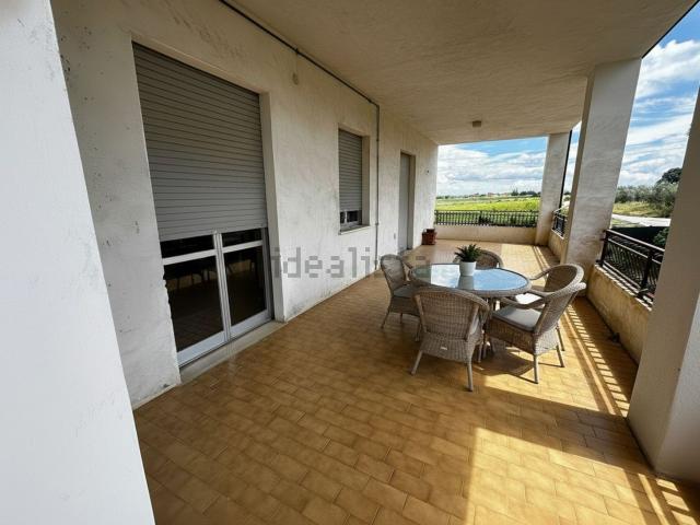 Villetta bifamiliare in vendita di 229 m² in Contrada Casecarogna, 14