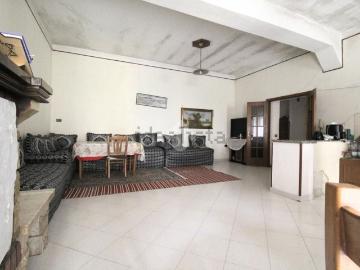 Villetta bifamiliare in vendita di 229 m² in Via Ugo Foscolo