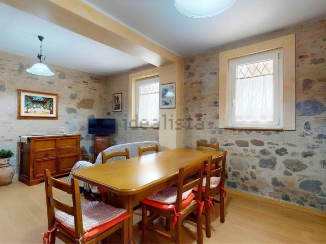 Villetta bifamiliare in vendita di 229 m² in Via Vecchio Castello, 2
