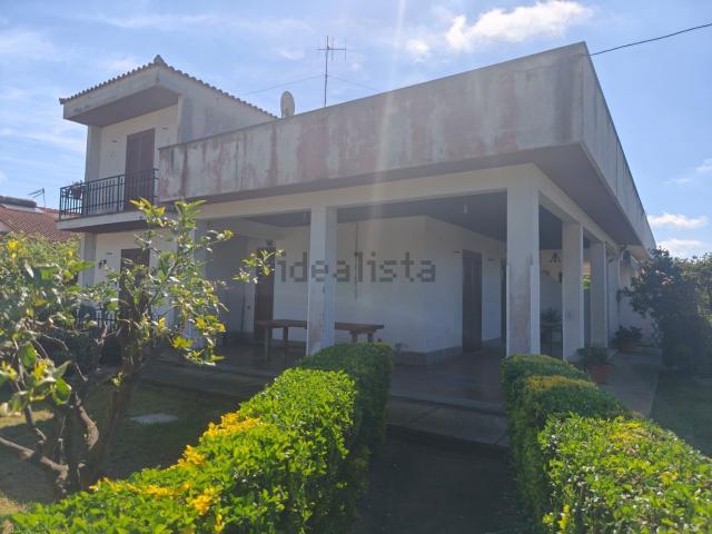 Villetta bifamiliare in vendita di 229 m² in Via Capricorno, 7