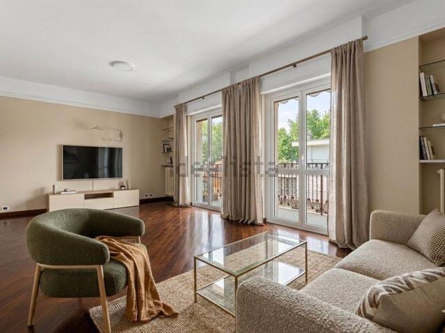 Villetta bifamiliare in vendita di 229 m² in Via Cardinale Schuster, 17