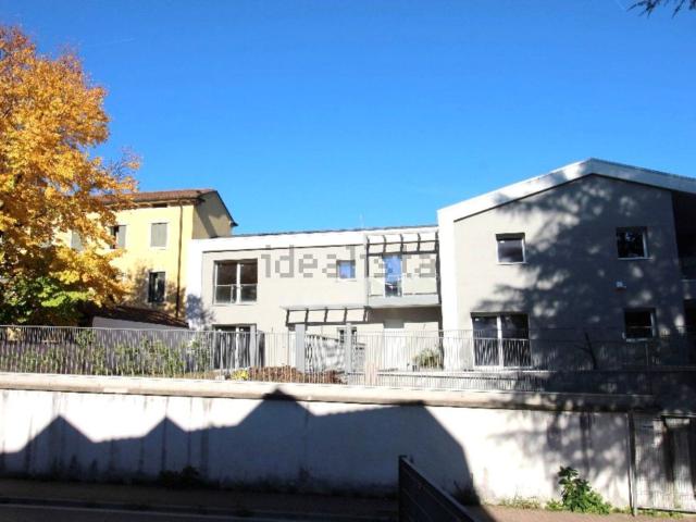 Villetta bifamiliare in vendita di 229 m² in Via Riva di Magrè, 14