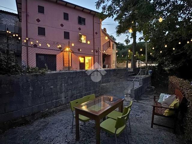 Villetta bifamiliare in vendita di 230 m² in Frazione Monterosso, 39