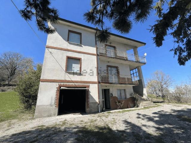 Villetta bifamiliare in vendita di 230 m² in Località Teruzzi