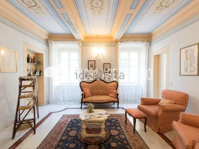 Villetta bifamiliare in vendita di 230 m² in Piazza Aranci, 32