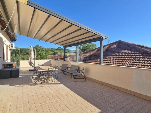 Villetta bifamiliare in vendita di 230 m² in Piazza dei Minatori, 16