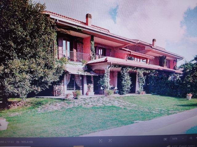 Villetta bifamiliare in vendita di 230 m² in Strada Provinciale 53, 53