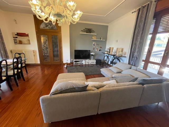 Villetta bifamiliare in vendita di 230 m² in Strada Provinciale