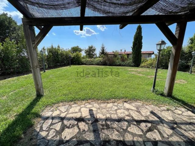 Villetta bifamiliare in vendita di 230 m² in Strada Provinciale 159