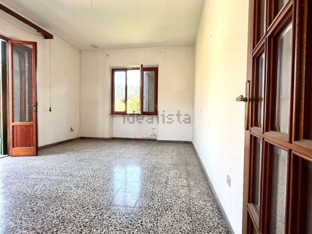 Villetta bifamiliare in vendita di 230 m² in Strada Statale 1
