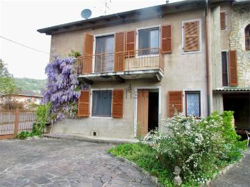 Villetta bifamiliare in vendita di 230 m² in Via Trieste