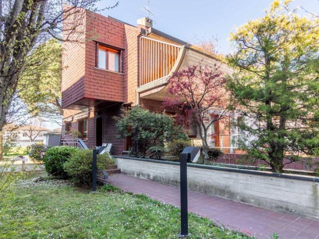 Villetta bifamiliare in vendita di 230 m² in Via B. Marcello, 7