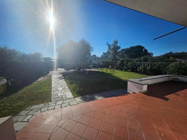 Villetta bifamiliare in vendita di 230 m² in Via della Gora, 54