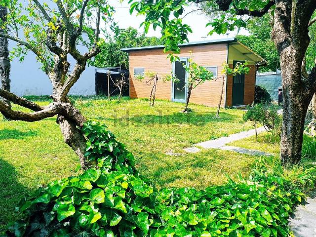 Villetta bifamiliare in vendita di 230 m² in Via Galileo Ferraris