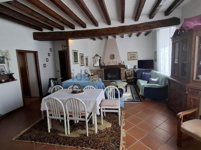 Villetta bifamiliare in vendita di 230 m² in Via Mameli
