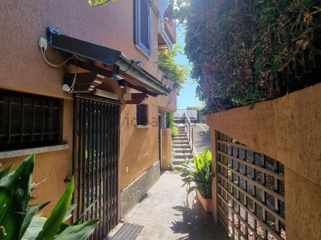 Villetta bifamiliare in vendita di 230 m² in Via Monte Grappa