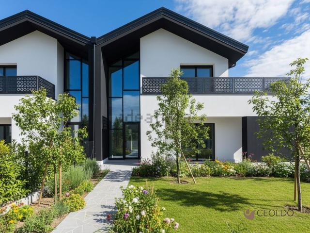 Villetta bifamiliare in vendita di 230 m² in Via Molino