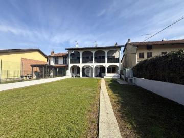 Villetta bifamiliare in vendita di 230 m² in Via Pobbia, 52