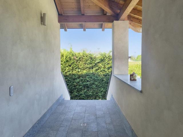 Villetta bifamiliare in vendita di 230 m² in Via silvio pellico
