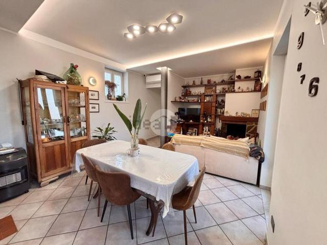 Villetta bifamiliare in vendita di 230 m² in Via Stabia, 534