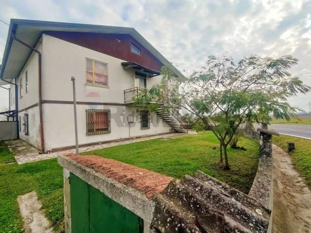 Villetta bifamiliare in vendita di 230 m²