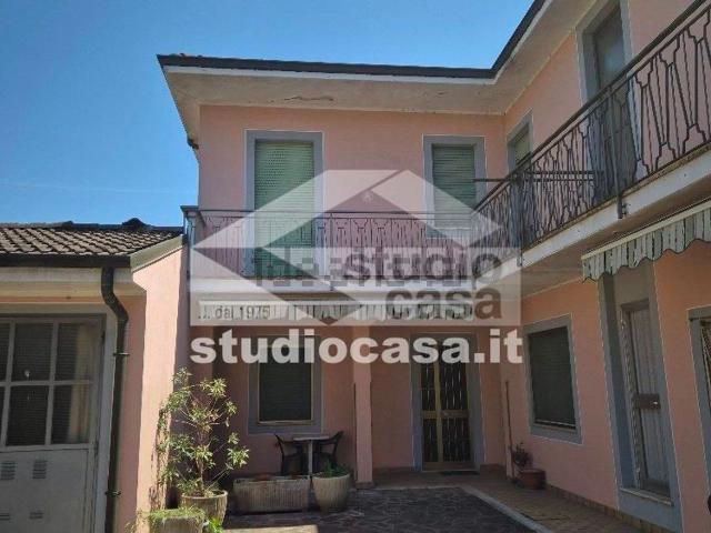 Villetta bifamiliare in vendita di 230 m²