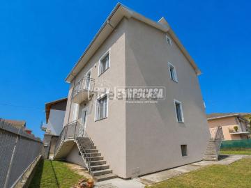 Villetta bifamiliare in vendita di 230 m²